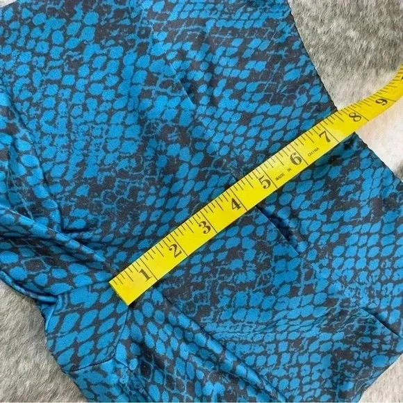 Goldsheep Snake Print Crop Leggings - Picture 12 of 13